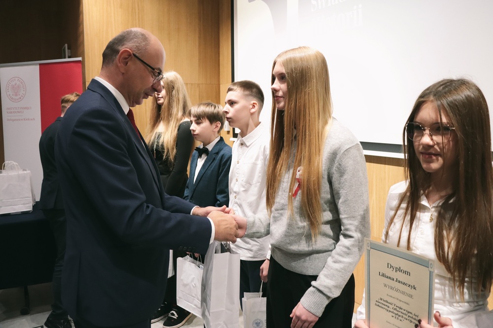 Wyniki konkursu Wielkość Twoja w tym, żeś nieznany. Fot. Dariusz Skrzyniarz (IPN Kielce)