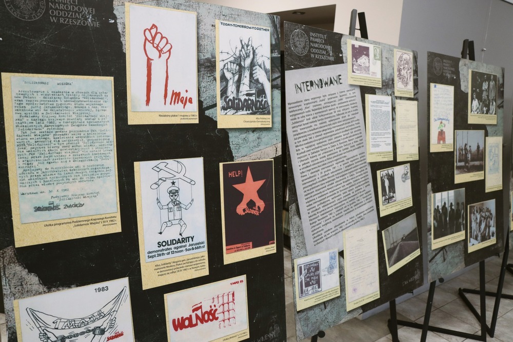 Stan wojenny tematem wystawy w „Przystanku Historia”. Fot. Dariusz Skrzyniarz (IPN Kielce)