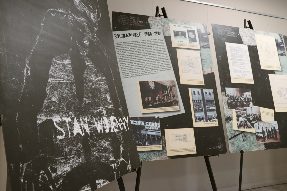 Stan wojenny tematem wystawy w „Przystanku Historia”. Fot. Dariusz Skrzyniarz (IPN Kielce)
