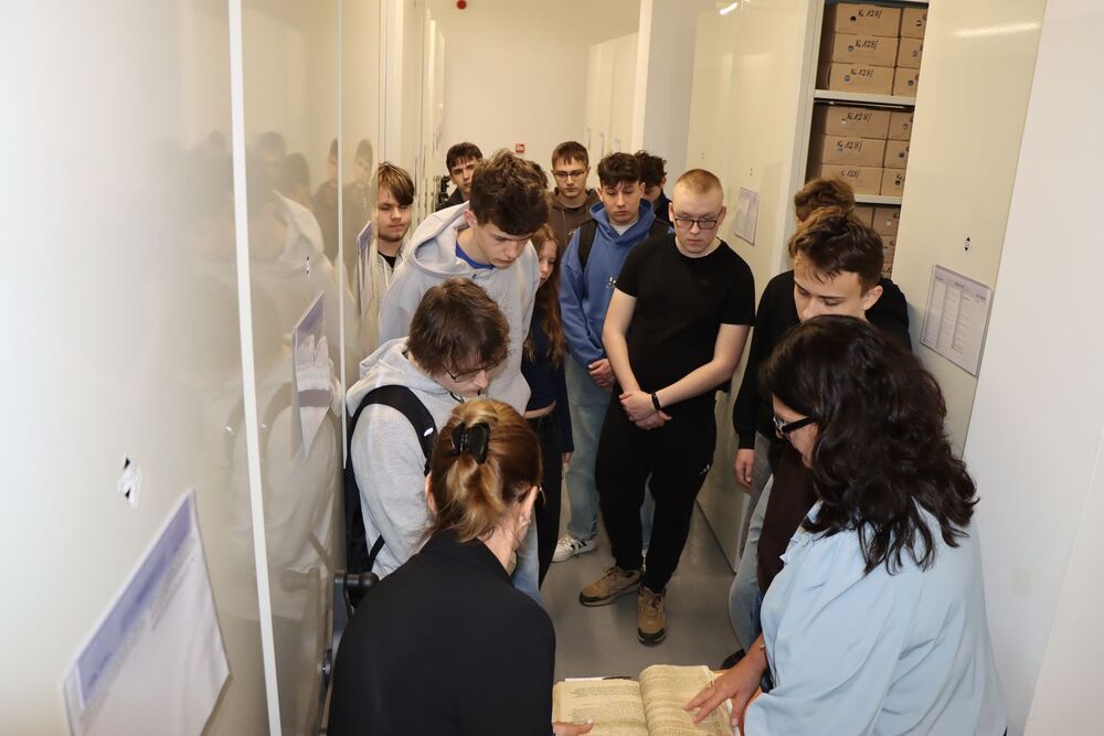 W Delegaturze IPN w Kielcach gościli uczniowie z Zespołu Szkół nr 1 w Jędrzejowie. Fot. Hubert Krężołek