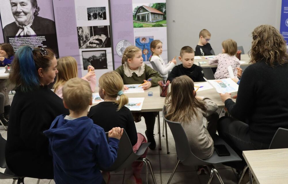 Warsztaty edukacyjne dla dzieci. Fot. Dorota Klusek (IPN)