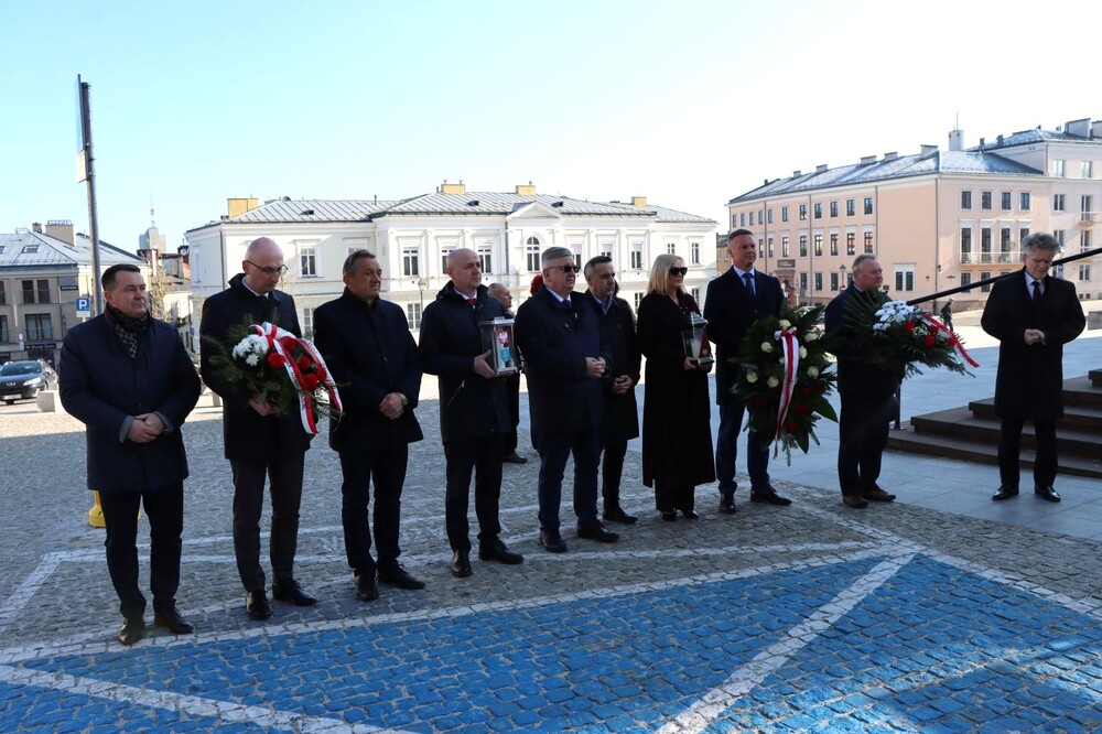 16. rocznica katastrofy smoleńskiej. W Kielcach upamiętniono ofiary. Fot. Dorota Klusek (IPN)