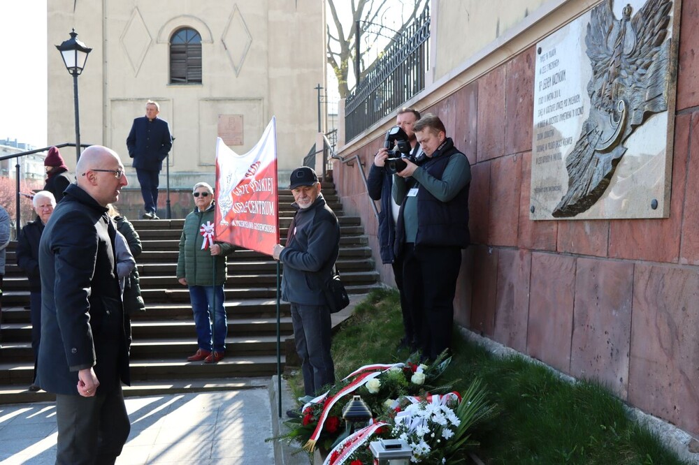 16. rocznica katastrofy smoleńskiej. W Kielcach upamiętniono ofiary. Fot. Dorota Klusek (IPN)