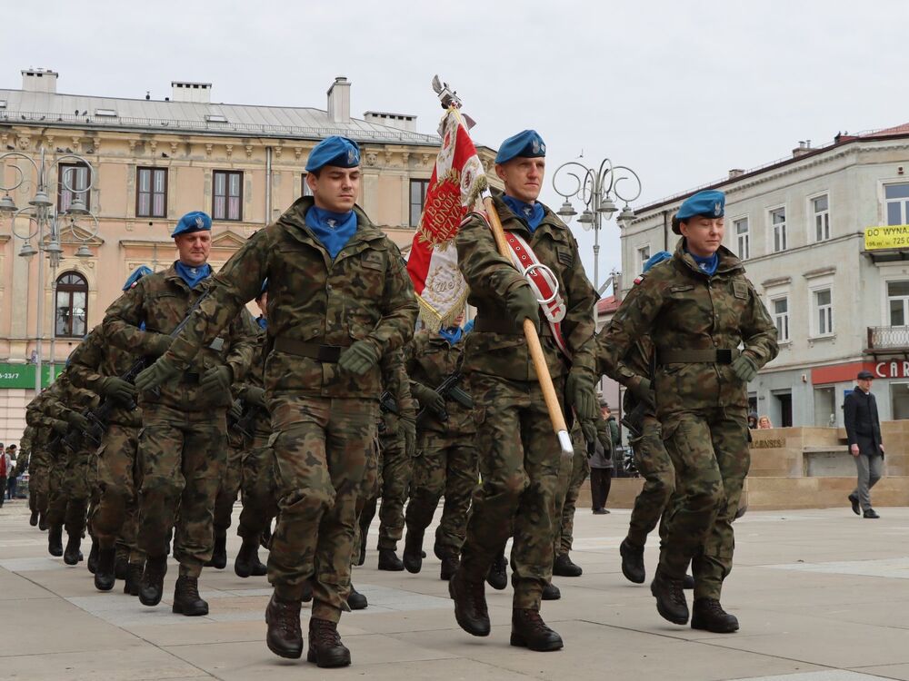 Ulicami Kielc przeszedł Marsz Katyński. Fot. IPN Kielce