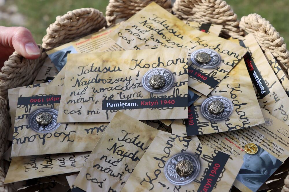 Ulicami Kielc przeszedł Marsz Katyński. Fot. IPN Kielce