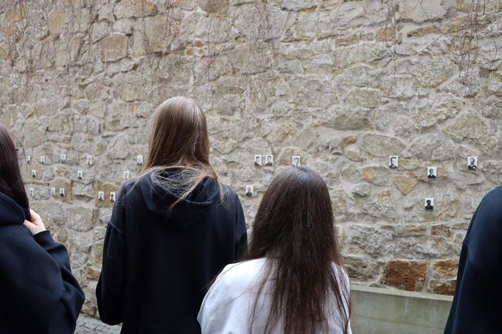 Wizyta młodzieży z Nadarzyna w Kielcach. Fot. Dorota Klusek (IPN)