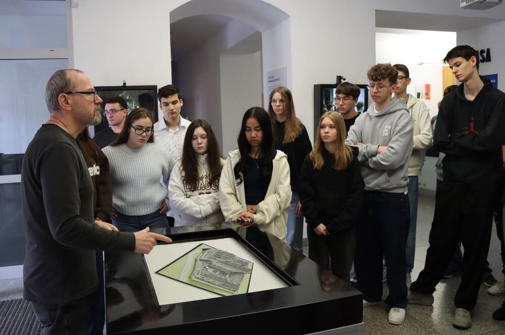 Wizyta młodzieży z Nadarzyna w Kielcach. Fot. Dorota Klusek (IPN)