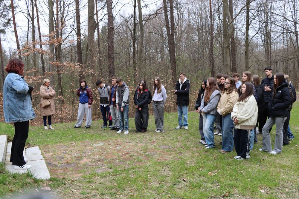 Wizyta młodzieży z Nadarzyna w Kielcach. Fot. Dorota Klusek (IPN)
