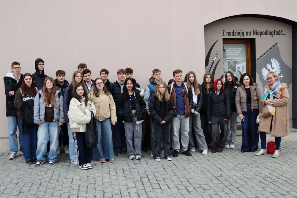 Wizyta młodzieży z Nadarzyna w Kielcach. Fot. Dorota Klusek (IPN)