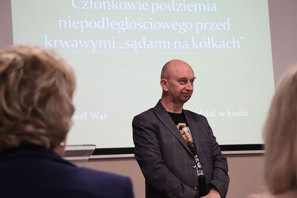 Wykład o krwawych „sądach na kółkach” w cyklu „Środa w Przystanku Historia”. Fot. IPN Kielce