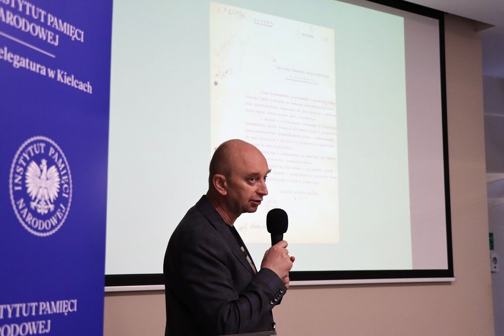 Wykład o krwawych „sądach na kółkach” w cyklu „Środa w Przystanku Historia”. Fot. IPN Kielce
