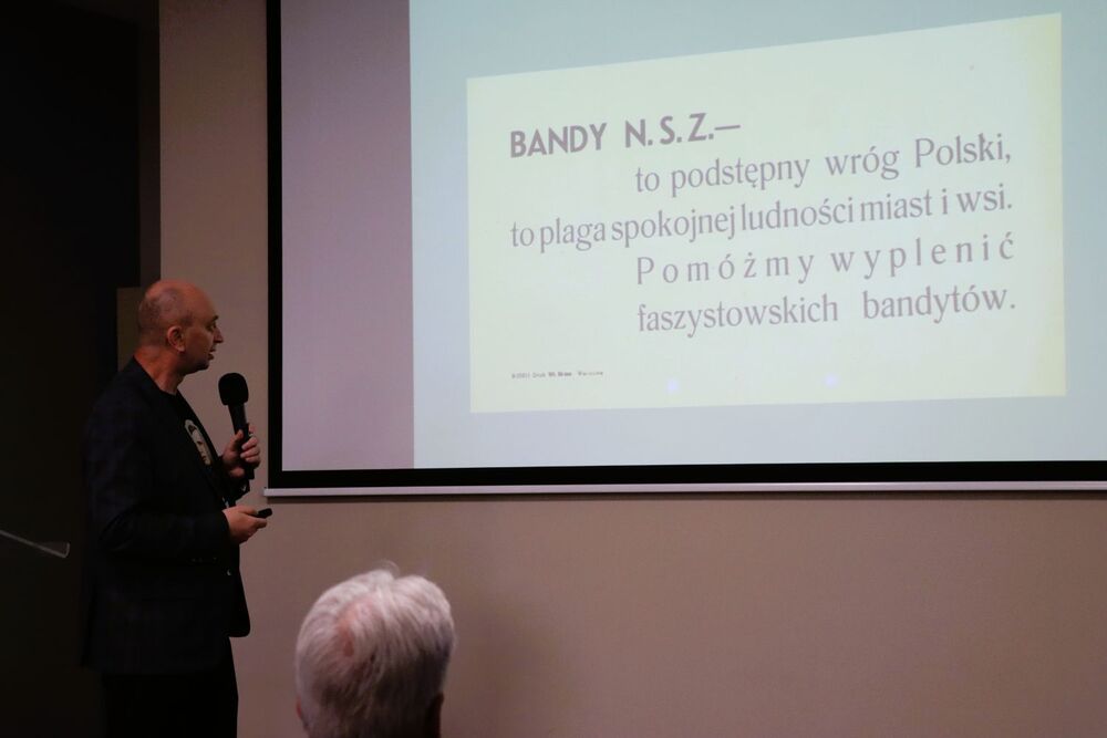 Wykład o krwawych „sądach na kółkach” w cyklu „Środa w Przystanku Historia”. Fot. IPN Kielce