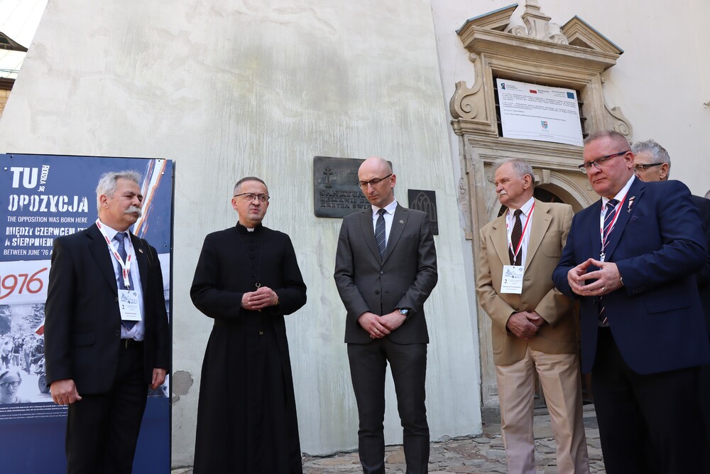 Druga Świętokrzyska Pielgrzymka Działaczy Opozycji Antykomunistycznej na Święty Krzyż. Fot. IPN Kielce