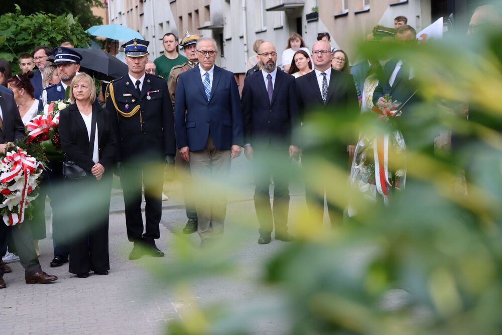 Odsłonięcie popiersia Władysława Tykwińskiego ps. „Krata” w Jędrzejowie. Fot. IPN Kielce