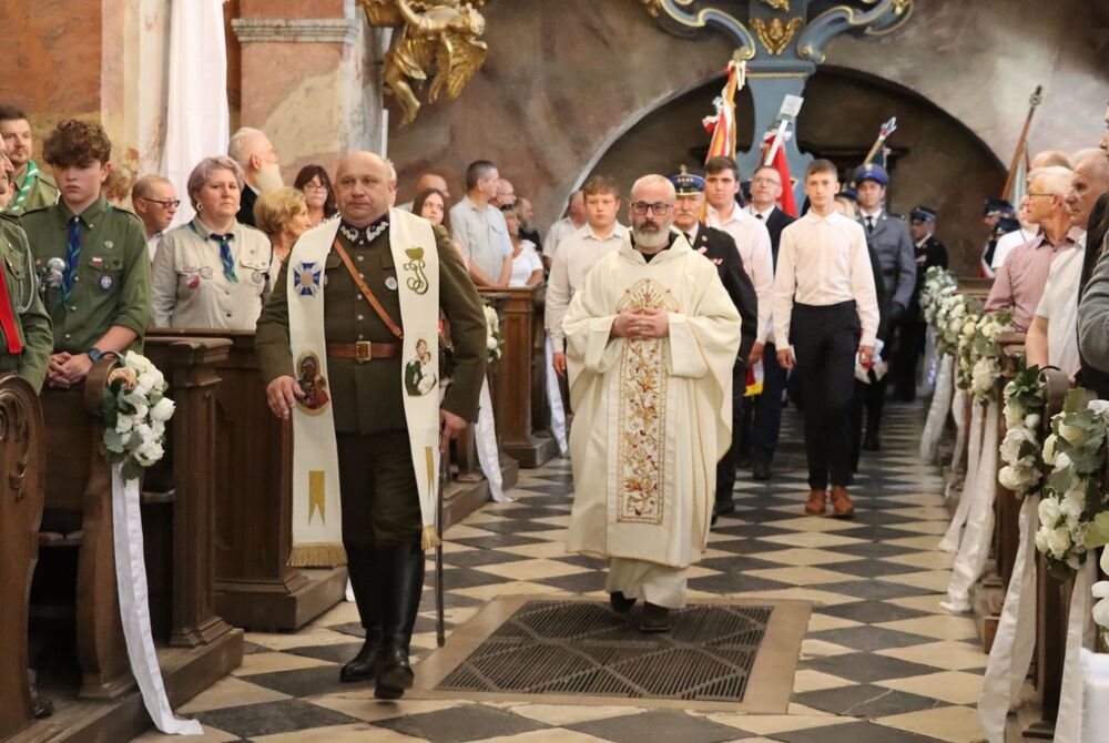 Odsłonięcie popiersia Władysława Tykwińskiego ps. „Krata” w Jędrzejowie. Fot. IPN Kielce