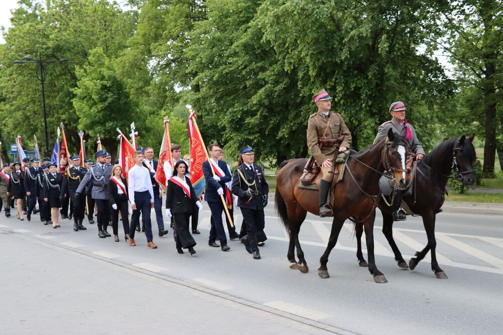Odsłonięcie popiersia Władysława Tykwińskiego ps. „Krata” w Jędrzejowie. Fot. IPN Kielce