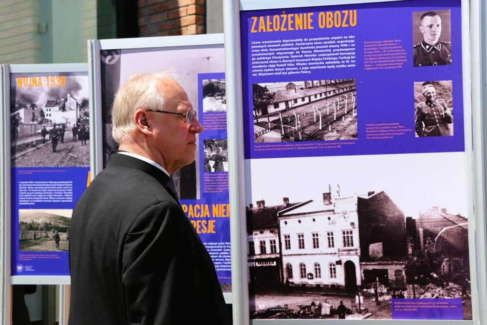 Wizyta ojca Przemysława Lutyńskiego w Tarnowie. Fot. IPN Kielce