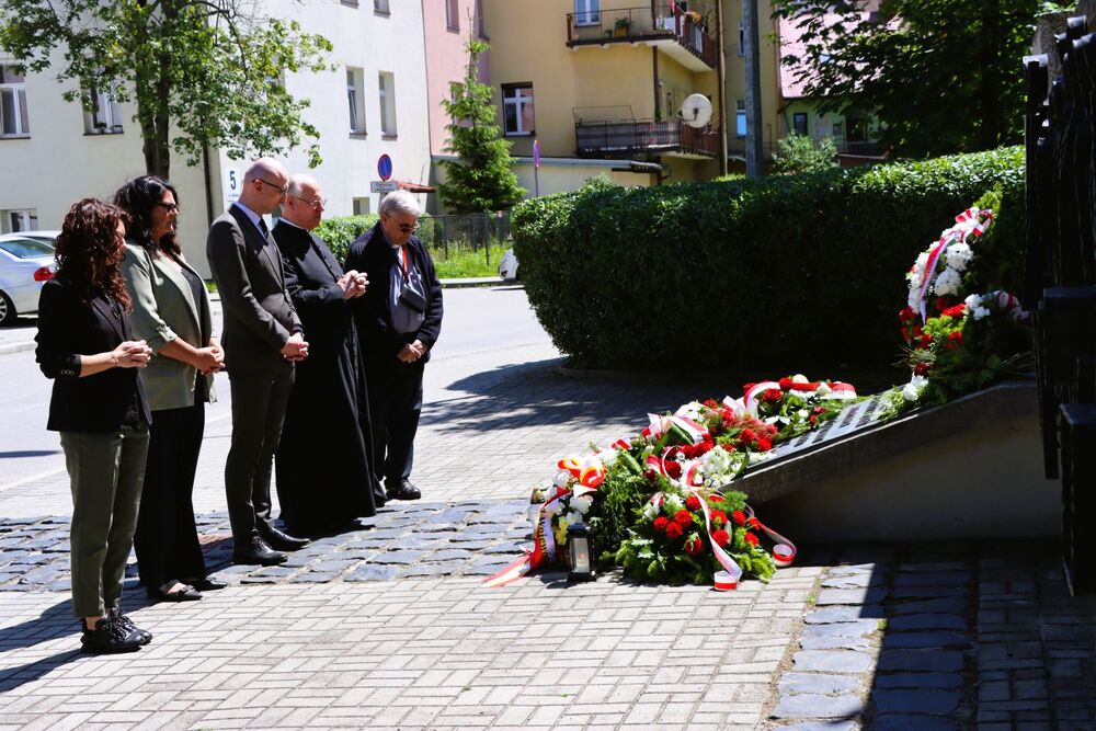 Wizyta ojca Przemysława Lutyńskiego w Tarnowie. Fot. IPN Kielce
