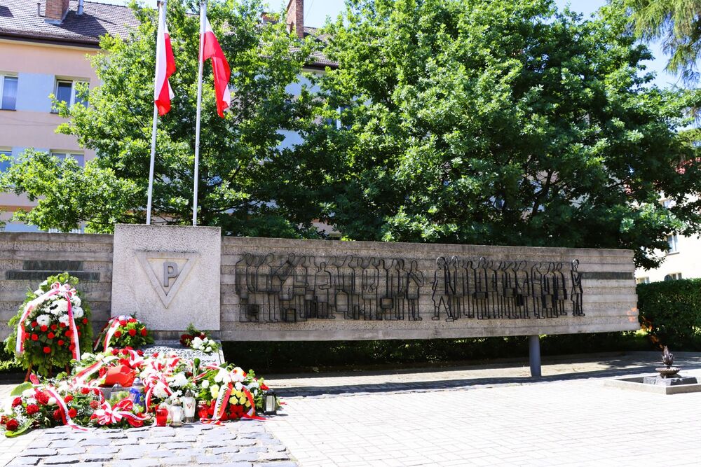 Wizyta ojca Przemysława Lutyńskiego w Tarnowie. Fot. IPN Kielce