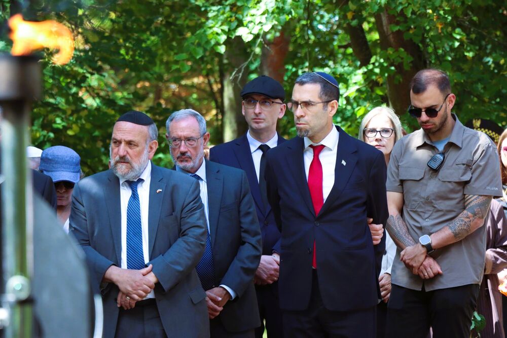 Międzyreligijna modlitwa na Cmentarzu Żydowskim w Kielcach. Fot. IPN Kielce