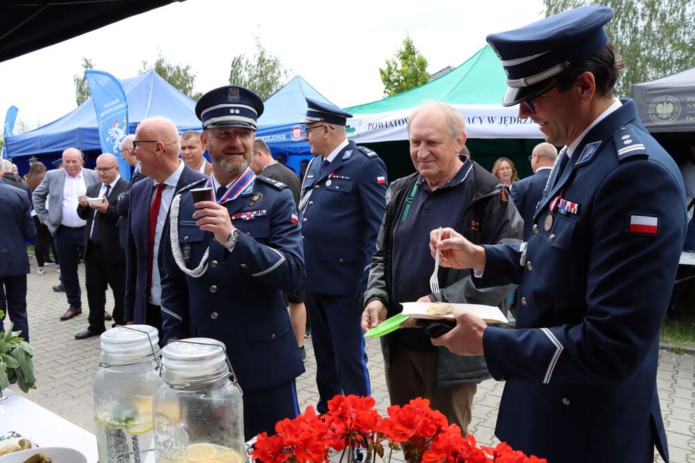 Powiatowe Święto Policji w Jędrzejowie. Fot. IPN Kielce