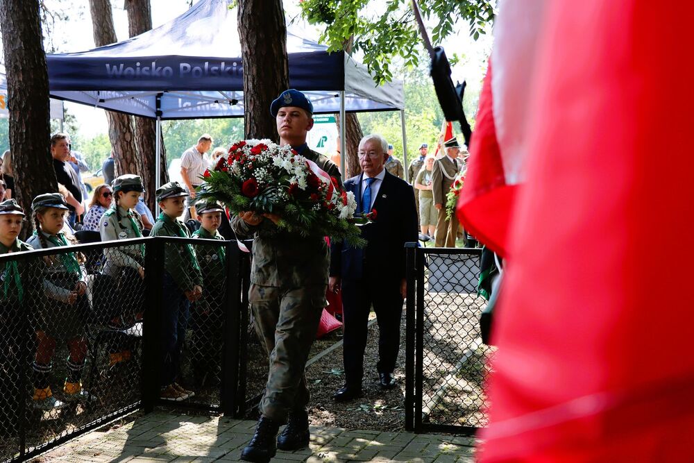 Obchody 82. rocznicy rozstrzelania polskich patriotów w Lesie Wełeckim koło Buska-Zdroju. Fot. IPN Kielce
