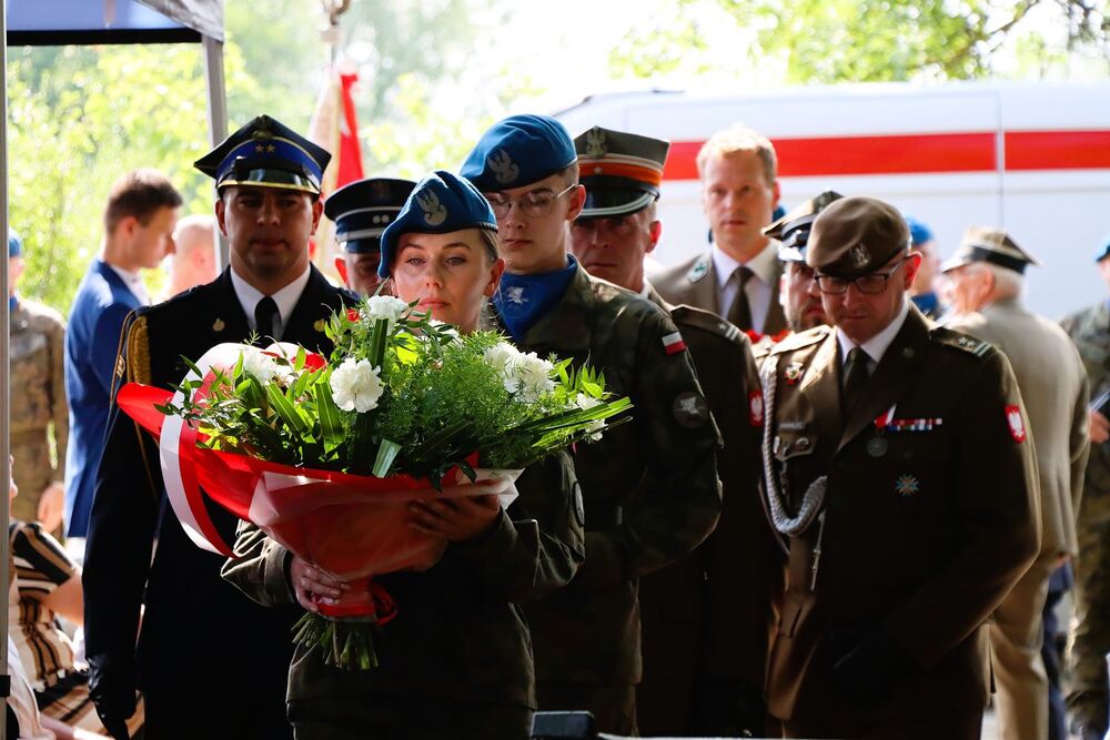 Obchody 82. rocznicy rozstrzelania polskich patriotów w Lesie Wełeckim koło Buska-Zdroju. Fot. IPN Kielce