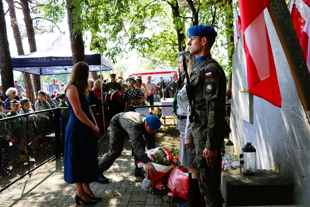 Obchody 82. rocznicy rozstrzelania polskich patriotów w Lesie Wełeckim koło Buska-Zdroju. Fot. IPN Kielce