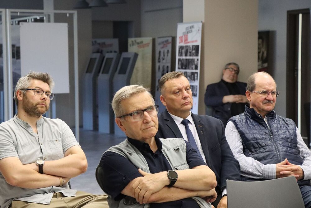 Spotkanie z cyklu Środa w Przystanku Historia. Temat: „Ukradzione dzieciństwo. Niemcy wobec polskich dzieci w czasie II wojny światowej”. Fot. IPN Kielce