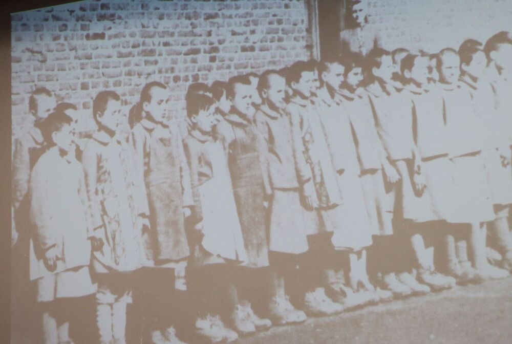 Spotkanie z cyklu Środa w Przystanku Historia. Temat: „Ukradzione dzieciństwo. Niemcy wobec polskich dzieci w czasie II wojny światowej”. Fot. IPN Kielce
