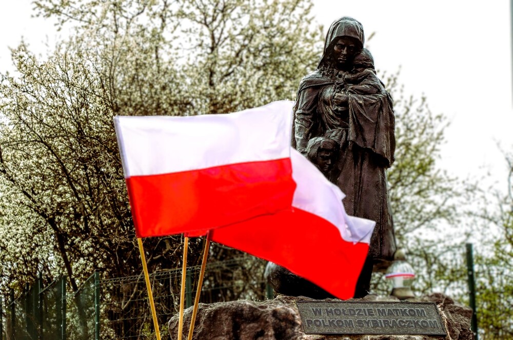 Pomnik Matki Polki Sybiraczki na Skwerze Pamięci Ofiar Katynia. Fot. IPN Kielce