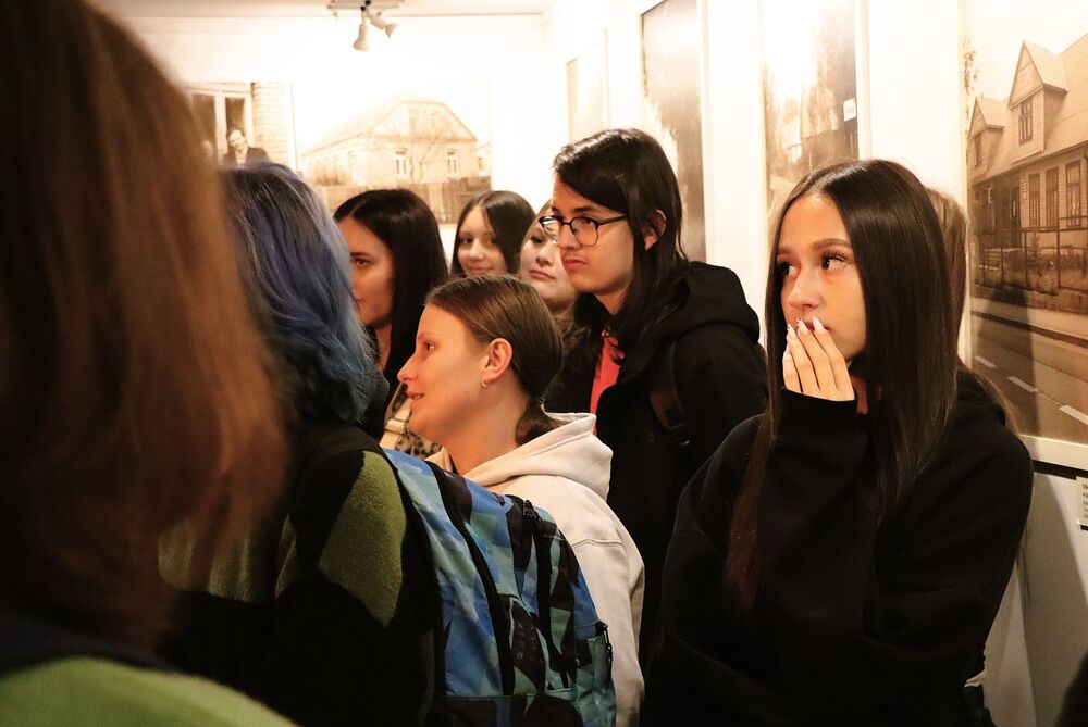 Wycieczka młodzieży z Powiatowego Zespołu Szkół w Łopusznie do parafii św. Stanisława Kostki w Warszawie, gdzie znajduje się Muzeum bł. ks. Jerzego Popiełuszki. Fot. Dorota Klusek/ IPN Kielce