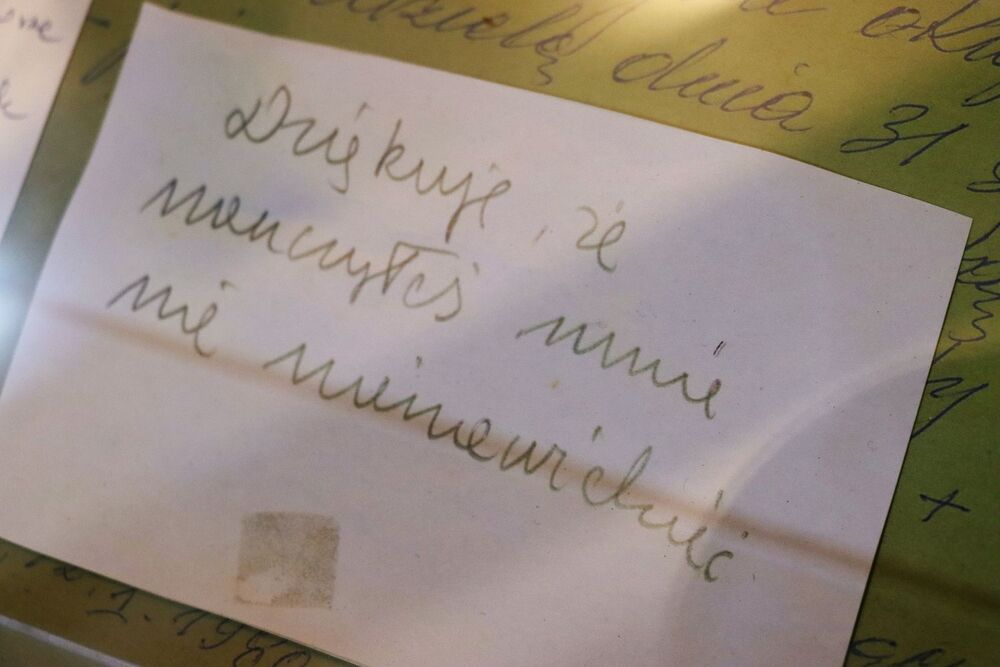 Wycieczka młodzieży z Powiatowego Zespołu Szkół w Łopusznie do parafii św. Stanisława Kostki w Warszawie, gdzie znajduje się Muzeum bł. ks. Jerzego Popiełuszki. Fot. Dorota Klusek/ IPN Kielce
