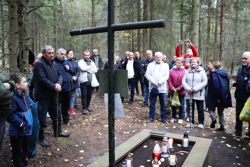 „Zaduszki Kajetanowskie”, czyli modlitwa i spotkanie edukacyjne poświęcone kampanii polskiej 1939 r. na Kielecczyźnie. Fot. D. Klusek/ IPN Kielce