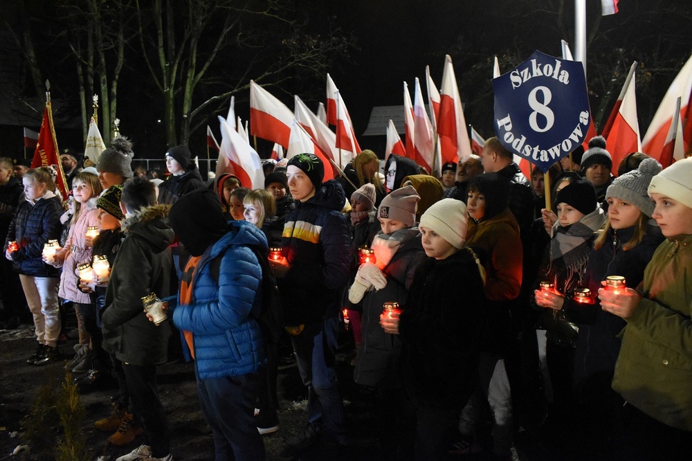 Odsłonięcie pomnika na Białogonie w Kielcach w 160 rocznicę wybuchu powstania styczniowego. Fot. Dariusz Skrzyniarz (IPN)