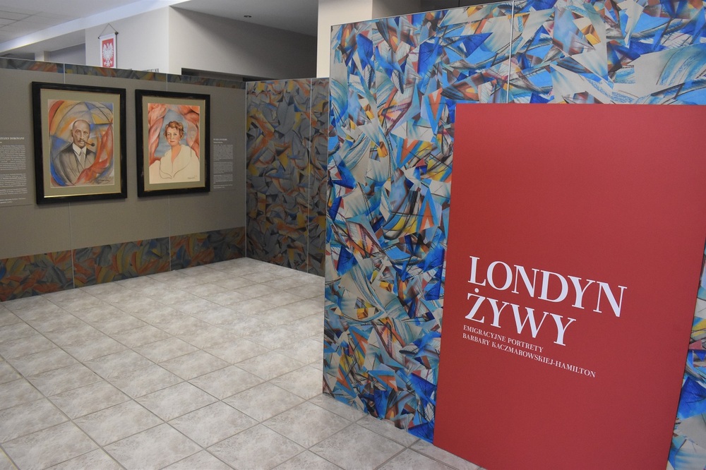 Wystawa portretów pt. „Londyn żywy” w Przystanku Historia w Kielcach. Fot. Dariusz Skrzyniarz (IPN)