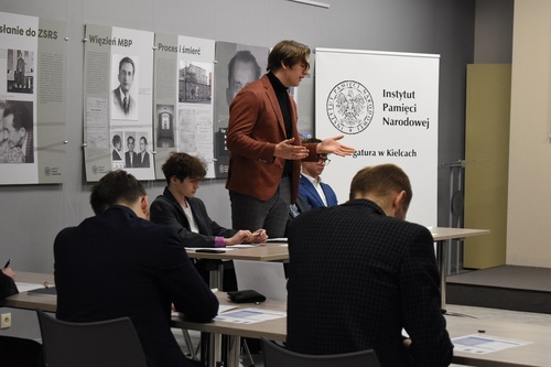 Regionalny Turniej Debat Historycznych – Kielce, 3 marca 2023 r. Fot. Dariusz Skrzyniarz (IPN)