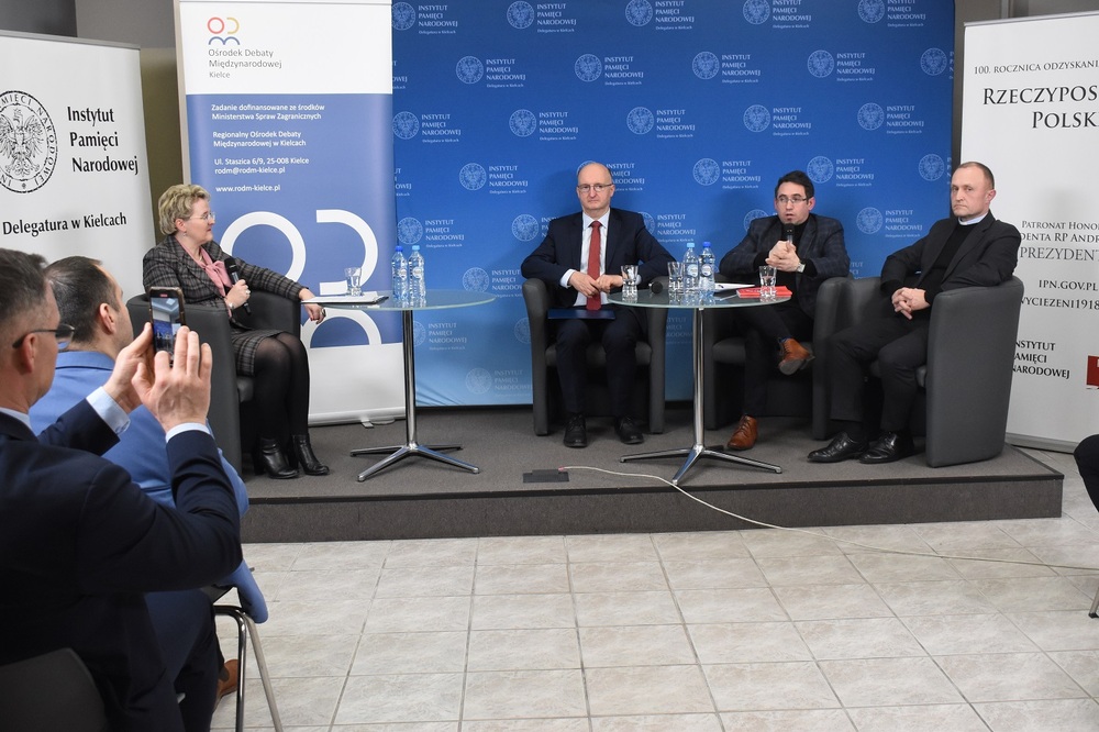 Debata pt. „Rekompensata czy sprawiedliwość? Reparacje wojenne od Niemiec dla Polski” - Kielce, 6 marca 2023 r. Fot. Dariusz Skrzyniarz (IPN)