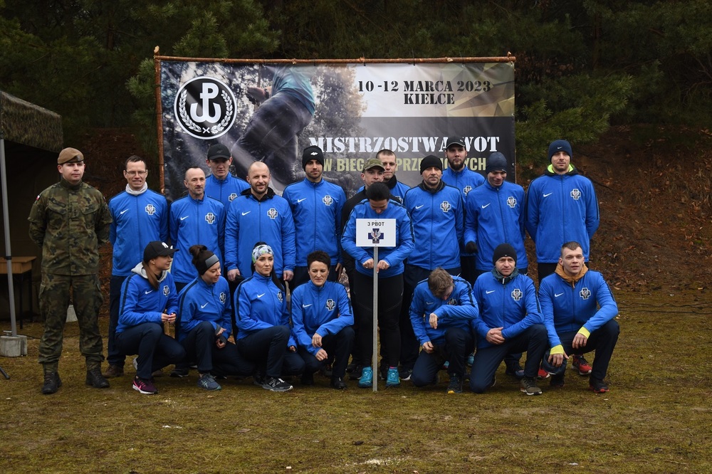 Delegatura IPN w Kielcach na Mistrzostwach WOT w Biegach Przełajowych - Kielce, 11 marca 2023 r.