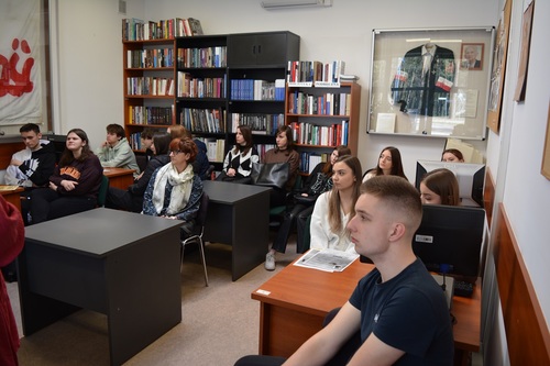 Lekcja archiwalna w Delegaturze IPN w Kielcach
