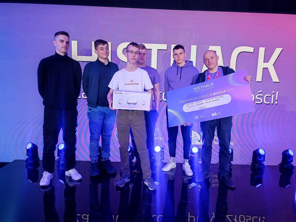 Sukces uczniów kieleckiej szkoły w finale maratonu programistycznego HISTHACK