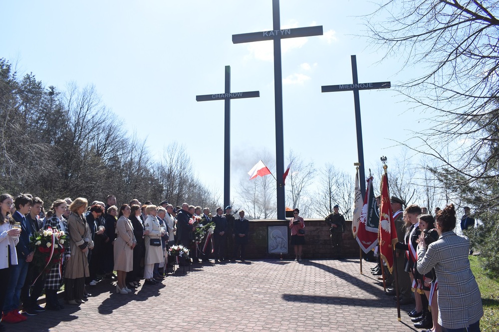 Uroczystość w 83. rocznicę Zbrodni Katyńskiej – Huta Szklana, 21 kwietnia 2023 r. Fot. Dariusz Skrzyniarz (IPN)