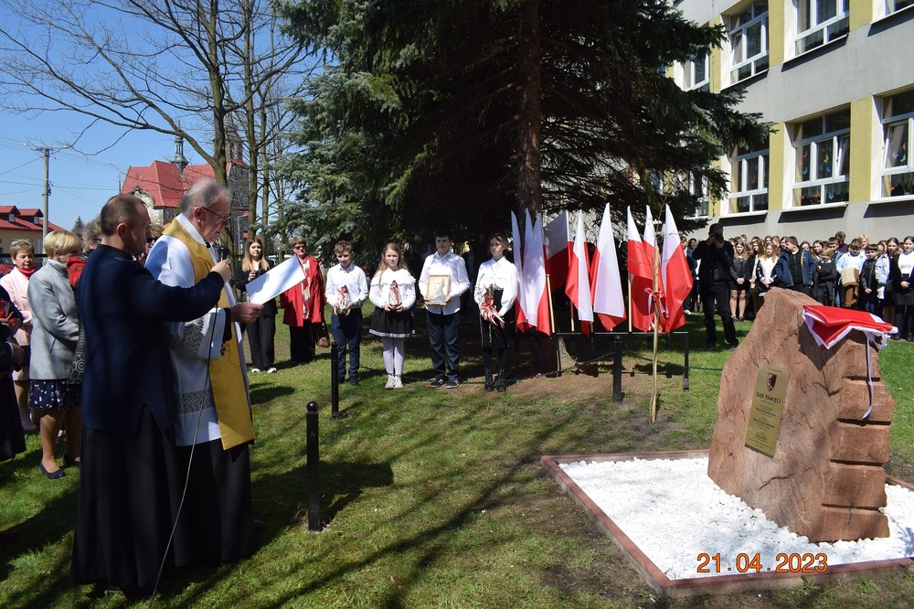 Posadzenie katyńskiego „Dębu Pamięci” dedykowanego Józefowi Wertce – Łopuszno, 21 kwietnia 2023 r.