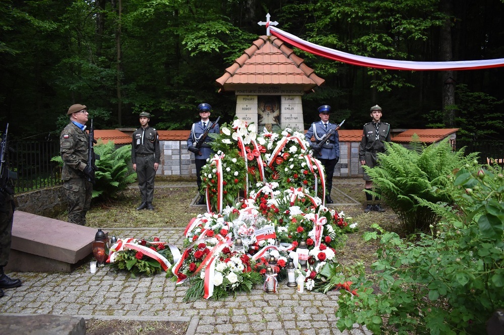 Uroczystości upamiętniające partyzantów działających na Kielecczyźnie. Fot. Dariusz Skrzyniarz (IPN)