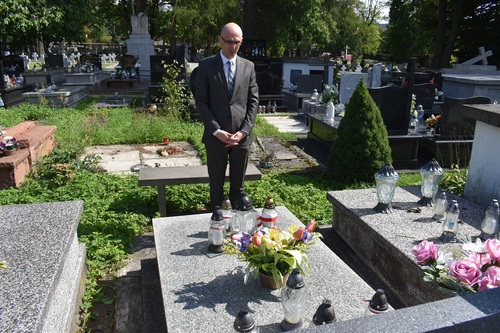 Kielce Cmentarz Stary. Akcja „Pamiętamy o żołnierzach broniących Westerplatte” – świętokrzyskie, 1 września 2023