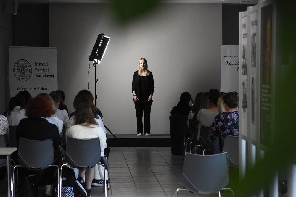 32 Emilia Woźny Technikum nr 3 im Hutników Ostrowieckich w Ostrowcu Św