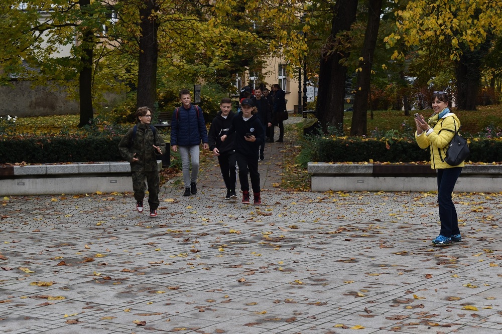 Gra miejska „56-66-76” elementem projektu szkoleniowego dla nauczycieli – Kielce, 27 października 2023. Fot. Dariusz Skrzyniarz