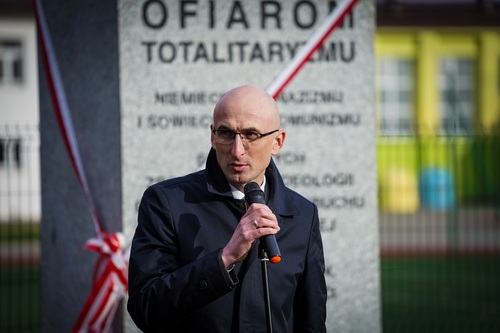 Pomnik w hołdzie Ofiarom totalitaryzmu – fot. MN/BUWiM