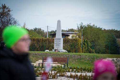 Pomnik w hołdzie Ofiarom totalitaryzmu – fot. MN/BUWiM