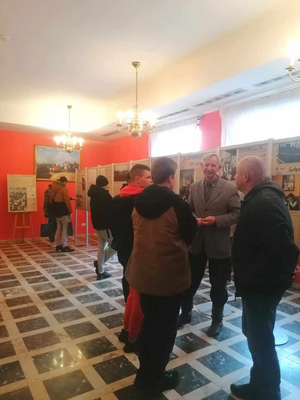 Wystawa pt. „586 dni stanu wojennego” w Podzamczu Chęcińskim. Fot. RCNT